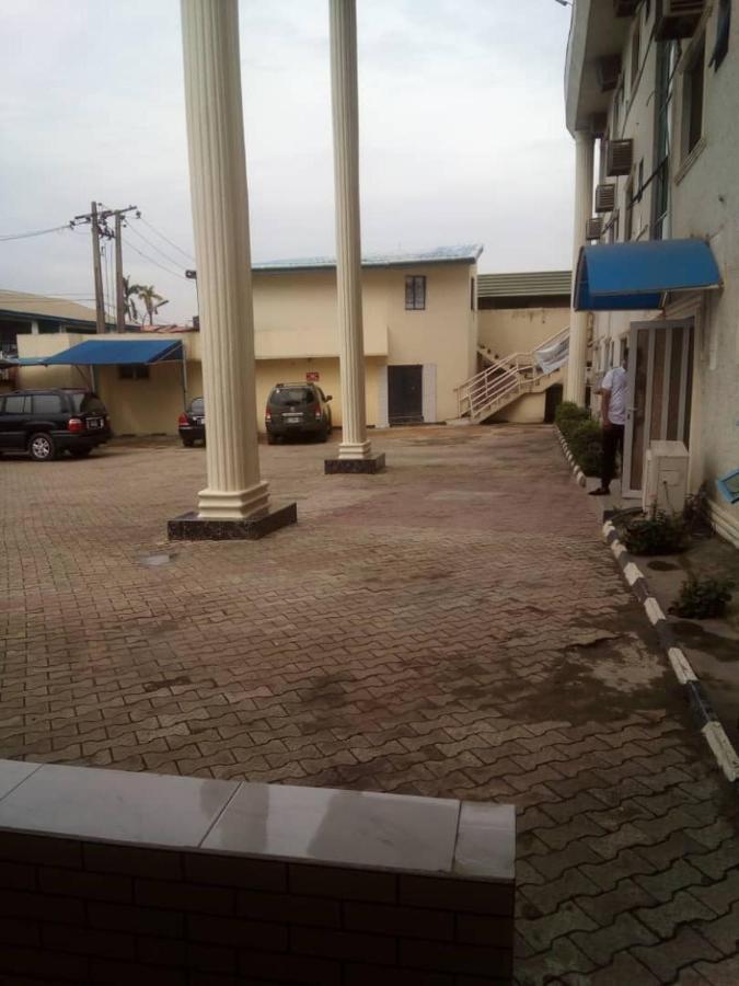 Senators Suites And Towers Hotel Omole Bagian luar foto