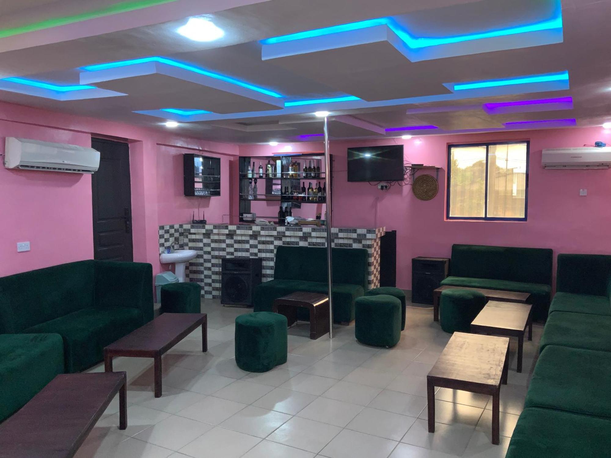 Senators Suites And Towers Hotel Omole Bagian luar foto